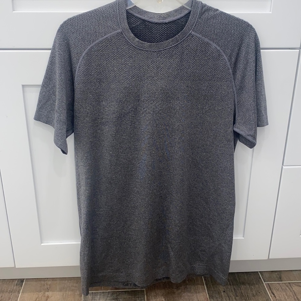 Lululemon Men’s Athletic Running Shirt Gray
